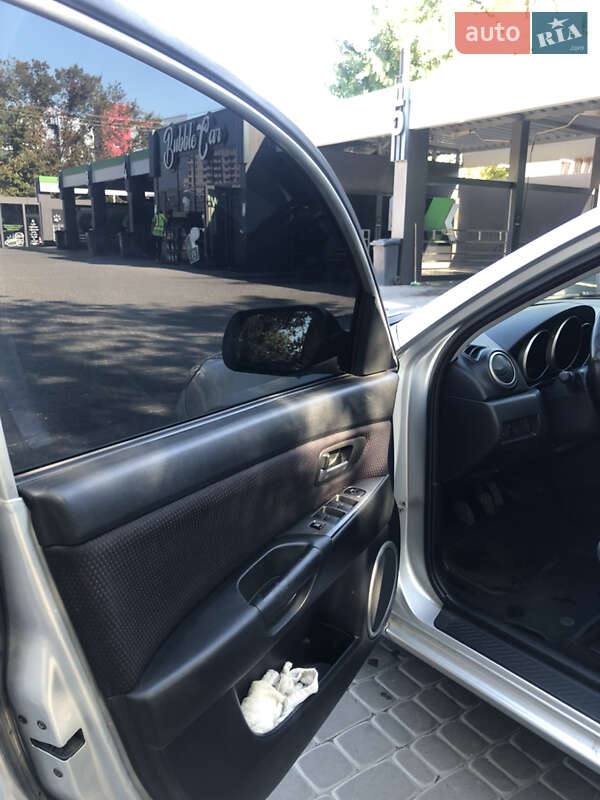Хэтчбек Mazda 3 2006 в Черновцах