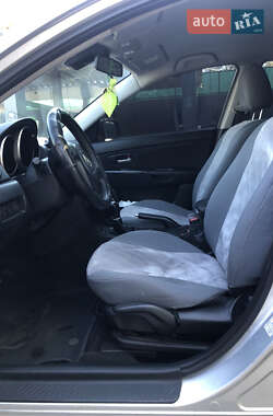 Хетчбек Mazda 3 2006 в Чернівцях