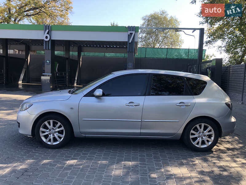 Хетчбек Mazda 3 2006 в Чернівцях