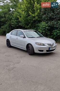 Седан Mazda 3 2004 в 