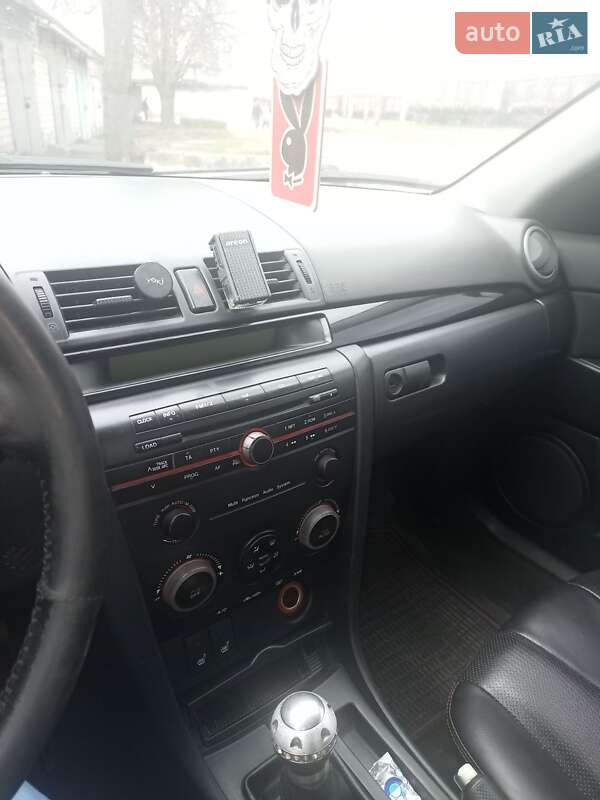 Седан Mazda 3 2005 в Павлограде