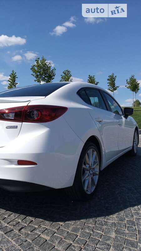 Седан Mazda 3 2016 в Дніпрі