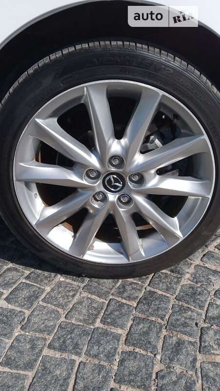 Седан Mazda 3 2016 в Дніпрі