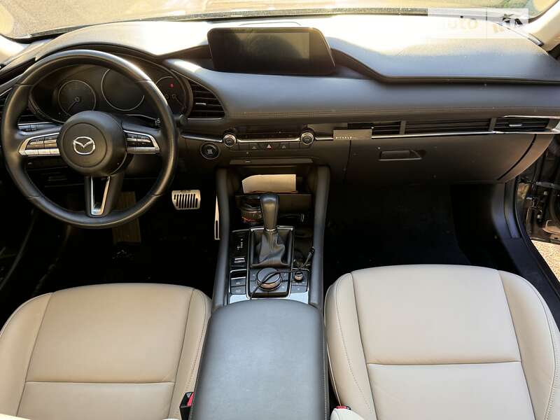 Седан Mazda 3 2019 в Львові