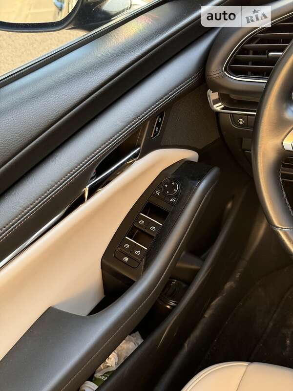 Седан Mazda 3 2019 в Львові