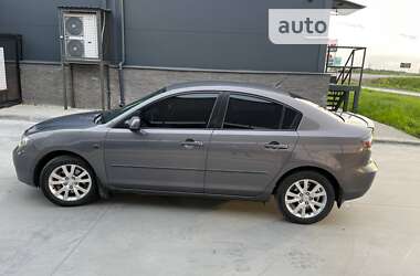 Седан Mazda 3 2007 в Буську