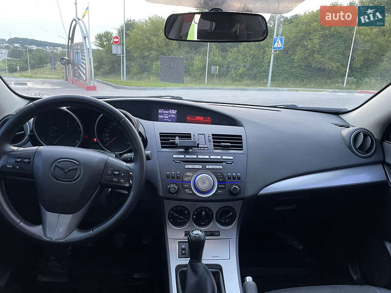 Седан Mazda 3 2010 в Тернополе