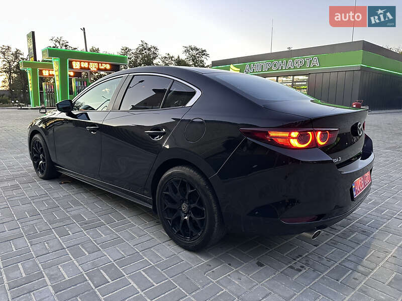 Седан Mazda 3 2019 в Новомосковську