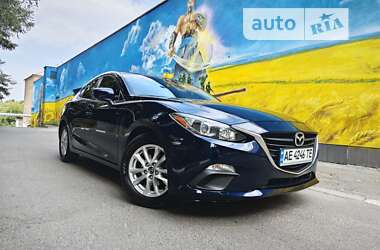 Седан Mazda 3 2015 в Дніпрі