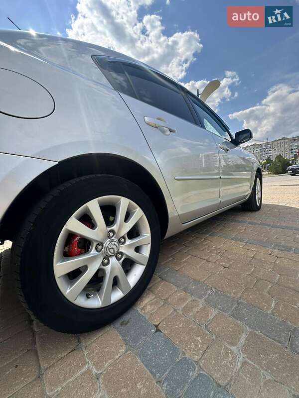 Седан Mazda 3 2007 в Южном