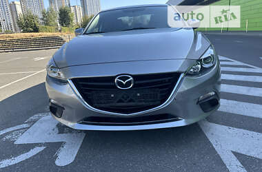 Седан Mazda 3 2015 в Киеве