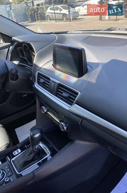 Хэтчбек Mazda 3 2017 в 