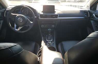 Хэтчбек Mazda 3 2015 в Ужгороде