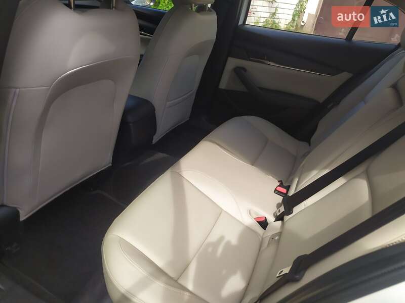 Седан Mazda 3 2019 в Днепре