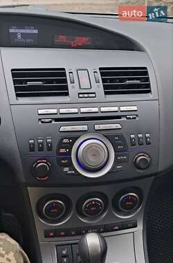 Хэтчбек Mazda 3 2010 в 