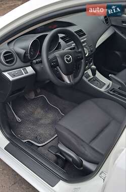 Хэтчбек Mazda 3 2010 в 