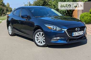 Седан Mazda 3 2017 в Киеве