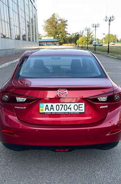 Седан Mazda 3 2017 в Киеве