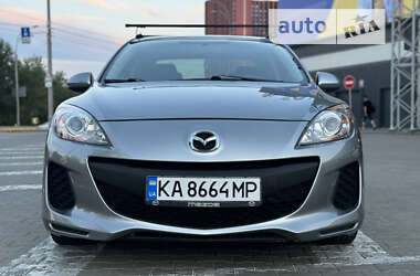 Седан Mazda 3 2013 в Киеве