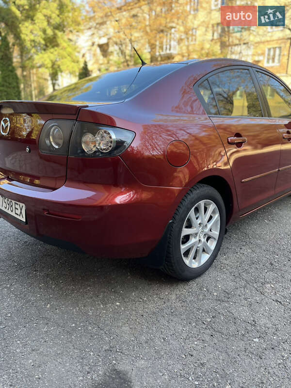 Седан Mazda 3 2008 в Кривом Роге