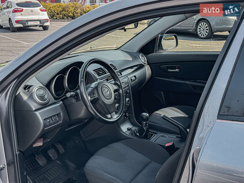Хэтчбек Mazda 3 2005 в Прилуках