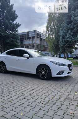 Седан Mazda 3 2016 в Черновцах