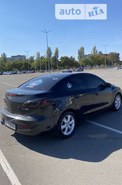 Седан Mazda 3 2013 в Дніпрі