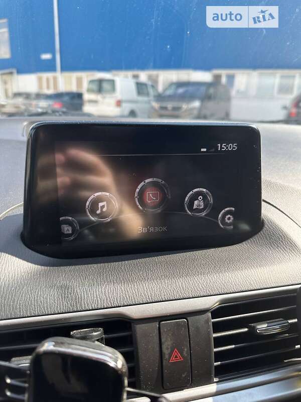 Седан Mazda 3 2016 в Богуславе