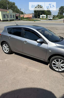 Хетчбек Mazda 3 2010 в Чернігові