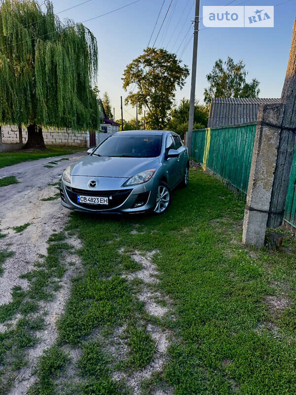 Хетчбек Mazda 3 2010 в Чернігові