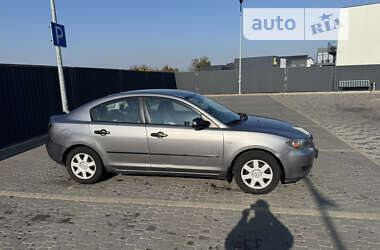 Седан Mazda 3 2005 в Мукачево