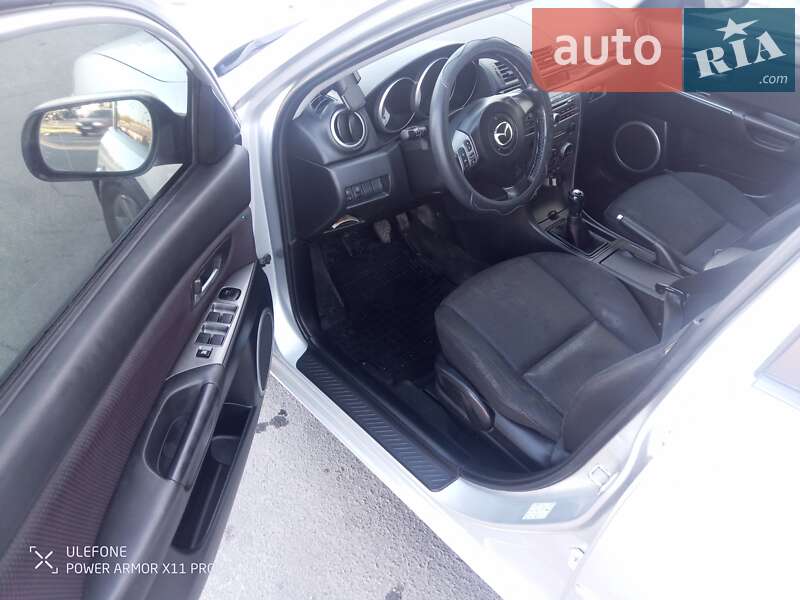 Седан Mazda 3 2006 в Умани
