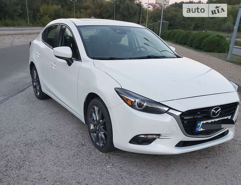 Седан Mazda 3 2018 в Дніпрі