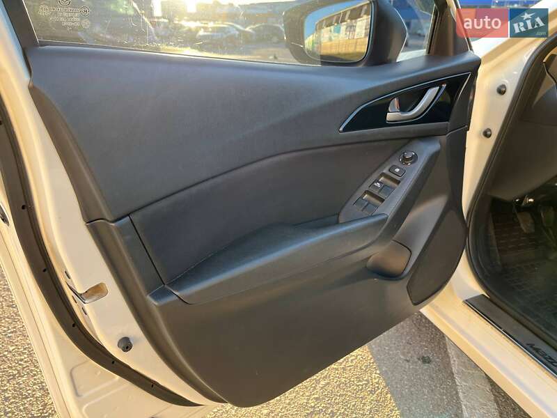 Седан Mazda 3 2014 в Виннице