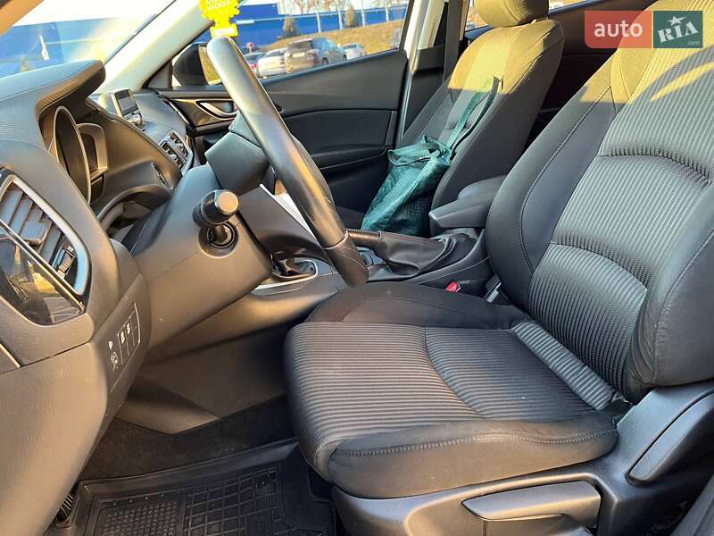 Седан Mazda 3 2014 в Виннице