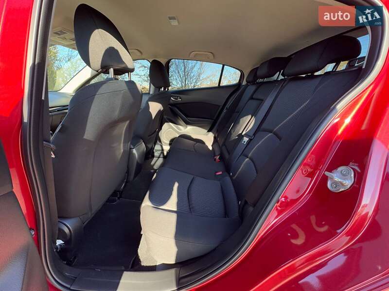 Хетчбек Mazda 3 2015 в Кривому Розі