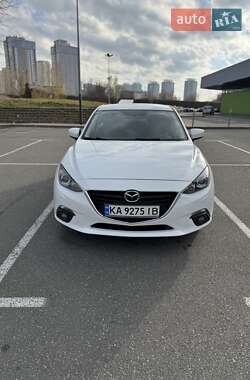 Седан Mazda 3 2016 в Киеве