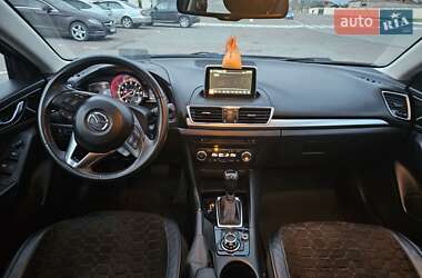 Хэтчбек Mazda 3 2015 в Измаиле