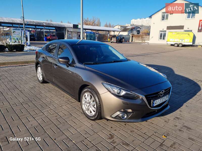 Седан Mazda 3 2014 в Киеве