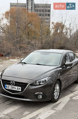 Седан Mazda 3 2016 в Днепре