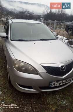 Седан Mazda 3 2004 в Верховині