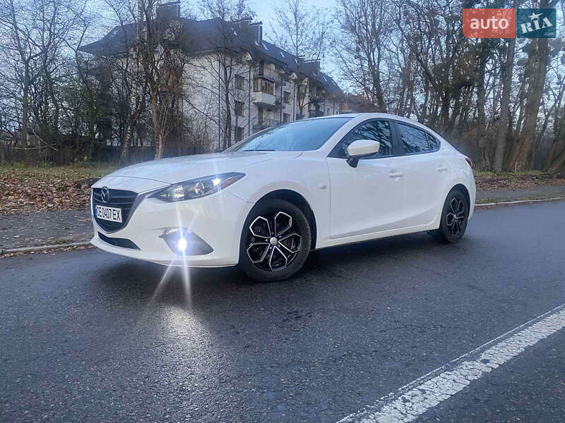Седан Mazda 3 2016 в Черновцах