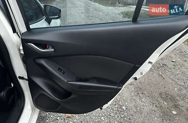 Седан Mazda 3 2016 в 
