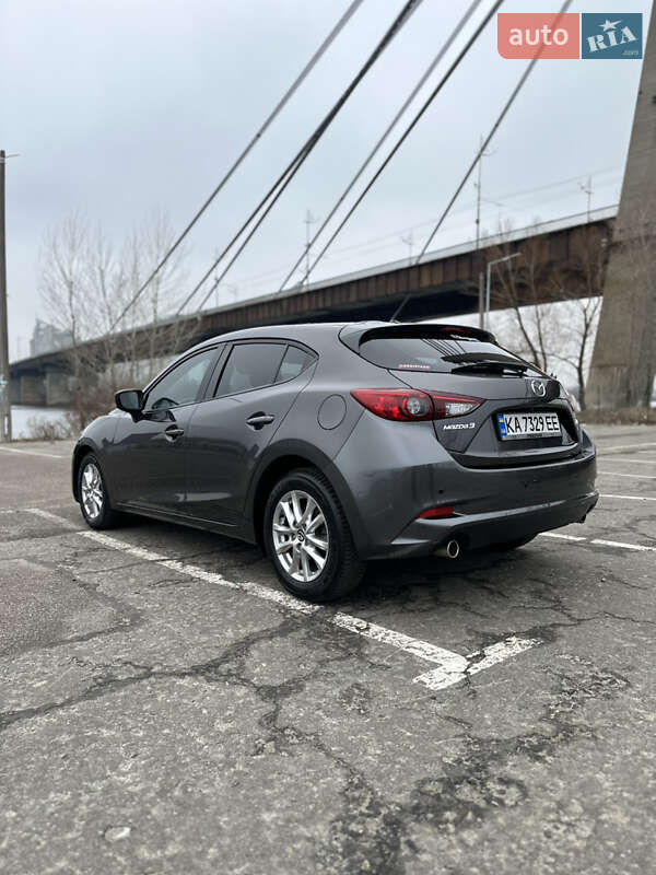 Хэтчбек Mazda 3 2018 в Киеве