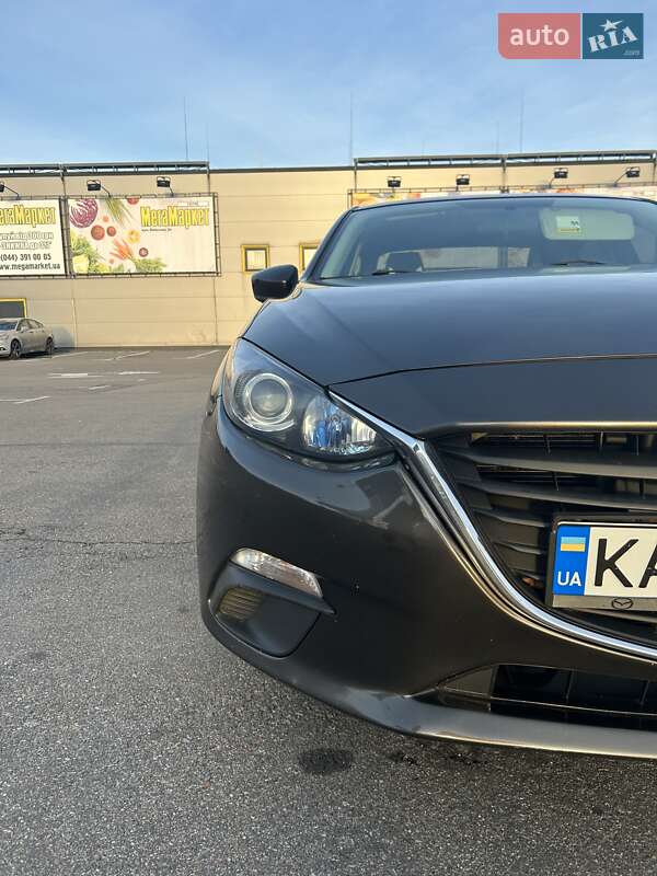 Седан Mazda 3 2013 в Киеве
