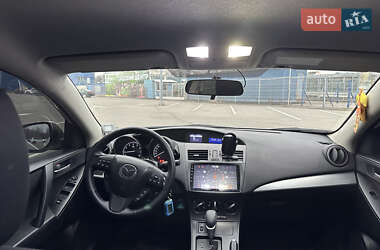 Седан Mazda 3 2011 в Днепре