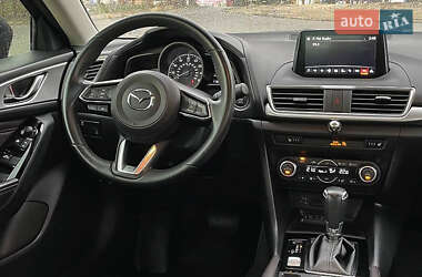 Седан Mazda 3 2018 в 