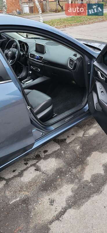 Седан Mazda 3 2015 в Полтаве