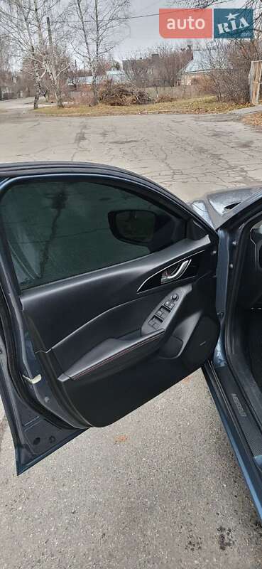 Седан Mazda 3 2015 в Полтаве