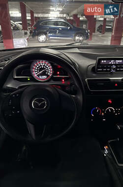 Седан Mazda 3 2014 в Дніпрі